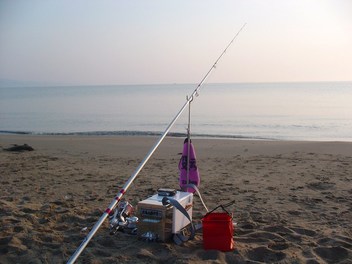 投げ屋の投げ釣り日記 富山県島尾海岸で投げ釣り 09 05 05