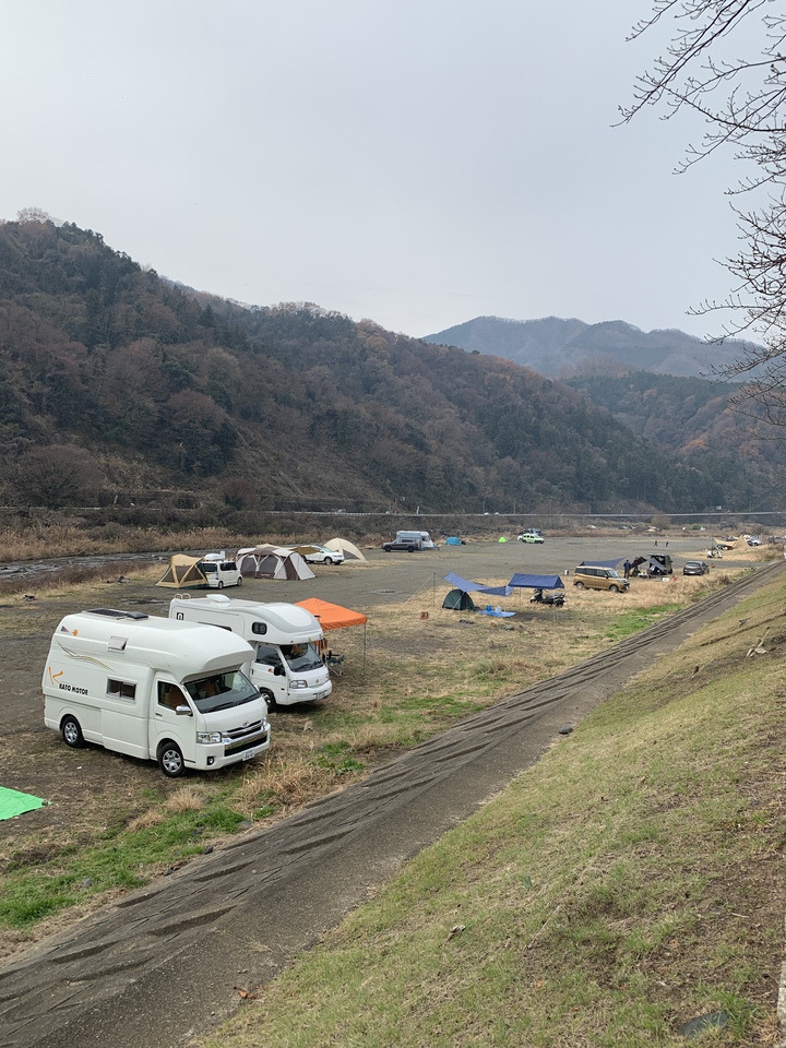 曇天キャンプなう