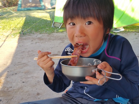 三男と父子キャンプ③　桜咲く『稲ヶ崎キャンプ場』で食べる飯