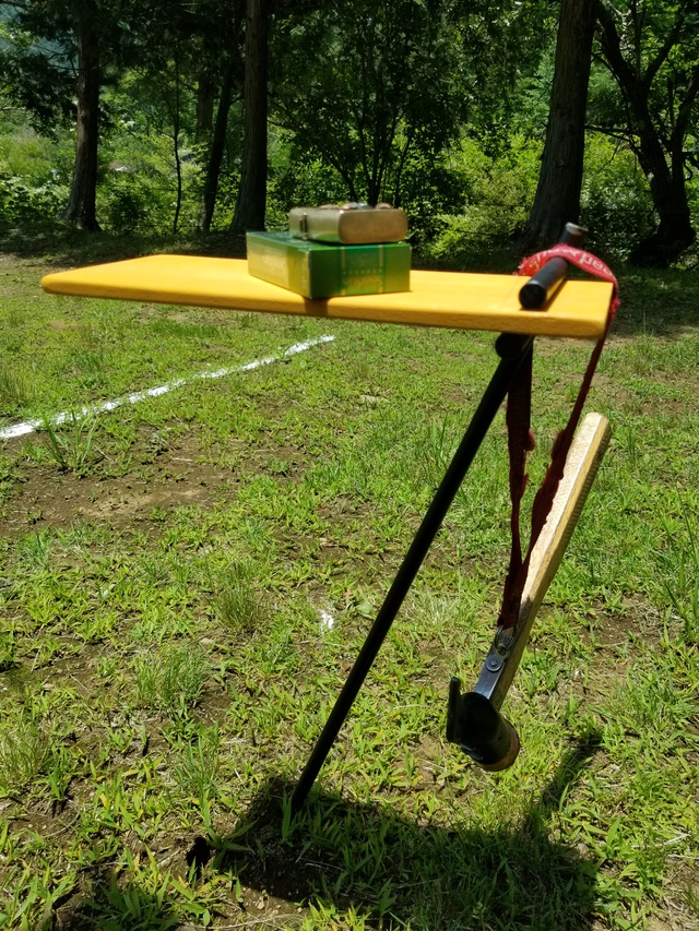 嫁さんにテントの建て方説明(カーカムス)