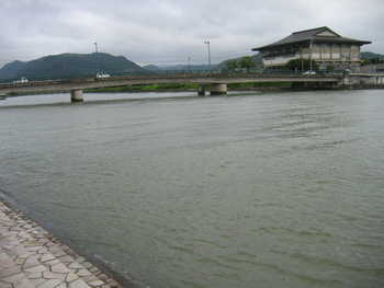 梅雨の川