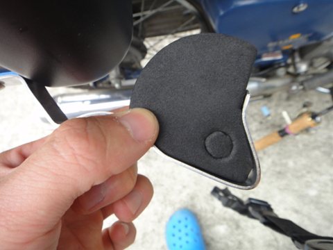 バイク釣行で１ピース竿が積める様に改造！【スーパーカブ】