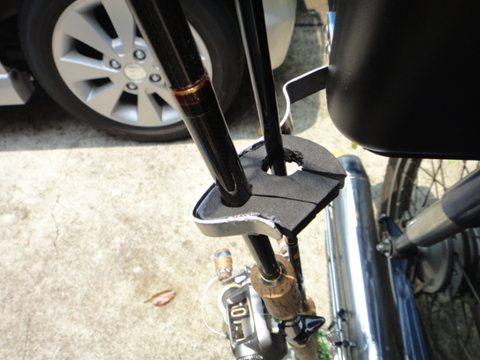 バイク釣行で１ピース竿が積める様に改造！【スーパーカブ】