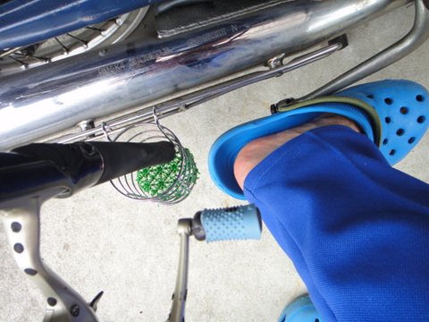 バイク釣行で１ピース竿が積める様に改造！【スーパーカブ】