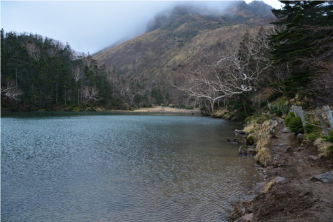 晩秋の関東以北最高峰を歩く
