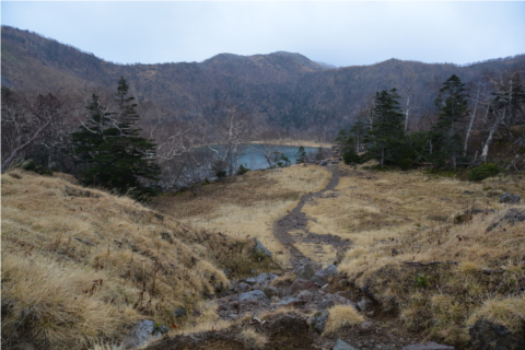 晩秋の関東以北最高峰を歩く