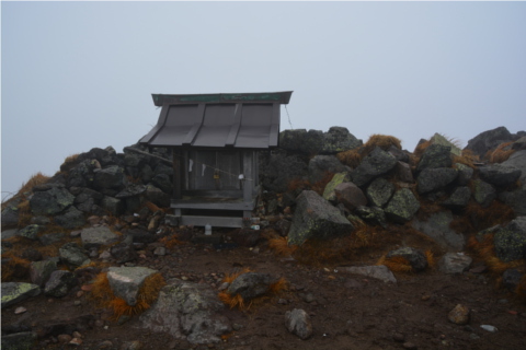 晩秋の関東以北最高峰を歩く