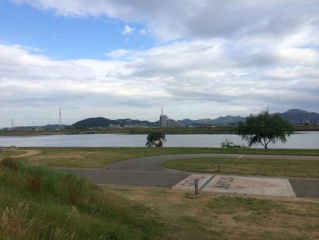オレンジの月