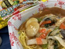 新中華街 五目あんかけ焼きそば 【マルハニチロ】 2022/04/26 12:07:00