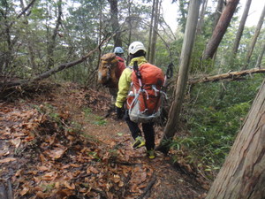 槇尾山でアイゼントレ