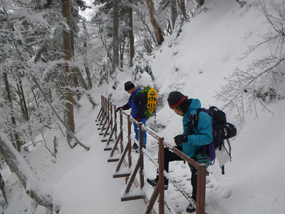 雪の稲村ヶ岳