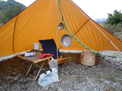 午後のコーヒーは河原でまったりと。