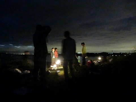 夕暮れ時の岬にて。