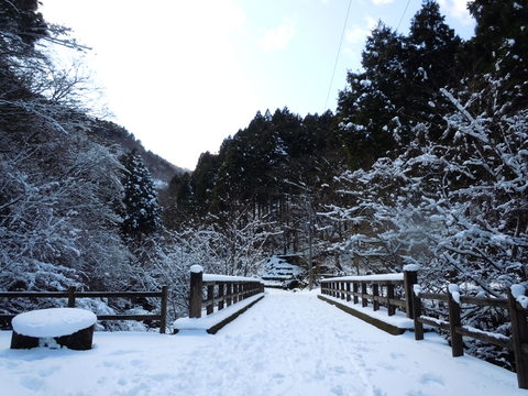 トンネルを抜けるとそこは･･･