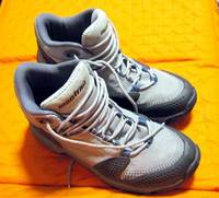 Montrail　ストラトス