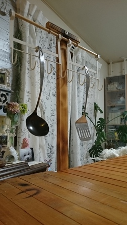 キッチンテーブルのハンガー自作