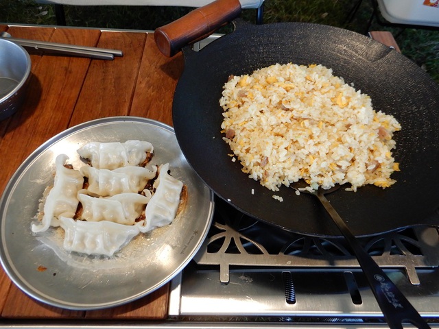 キャンプ飯