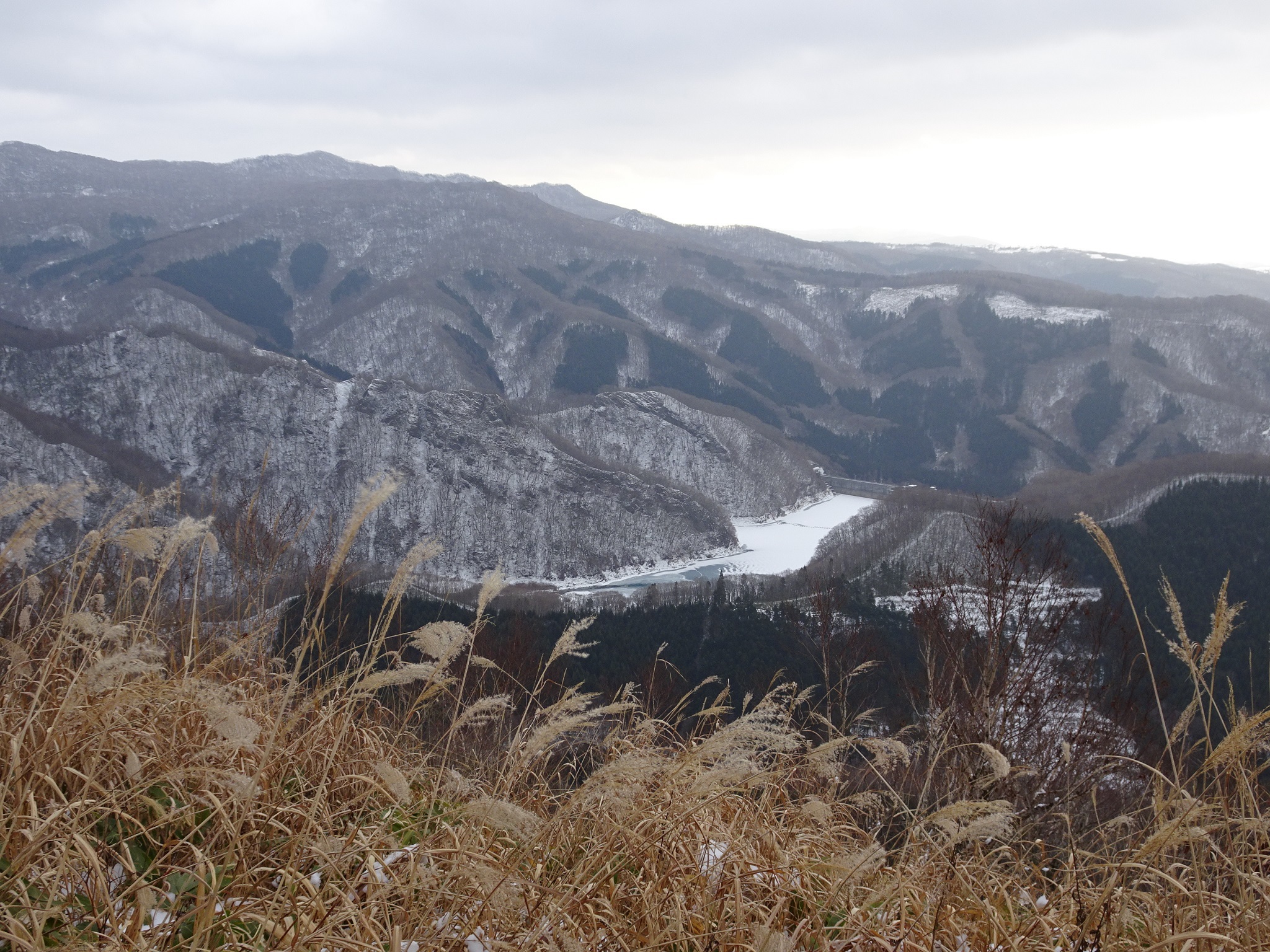 新中野ダム・蝦夷松山・雁皮山