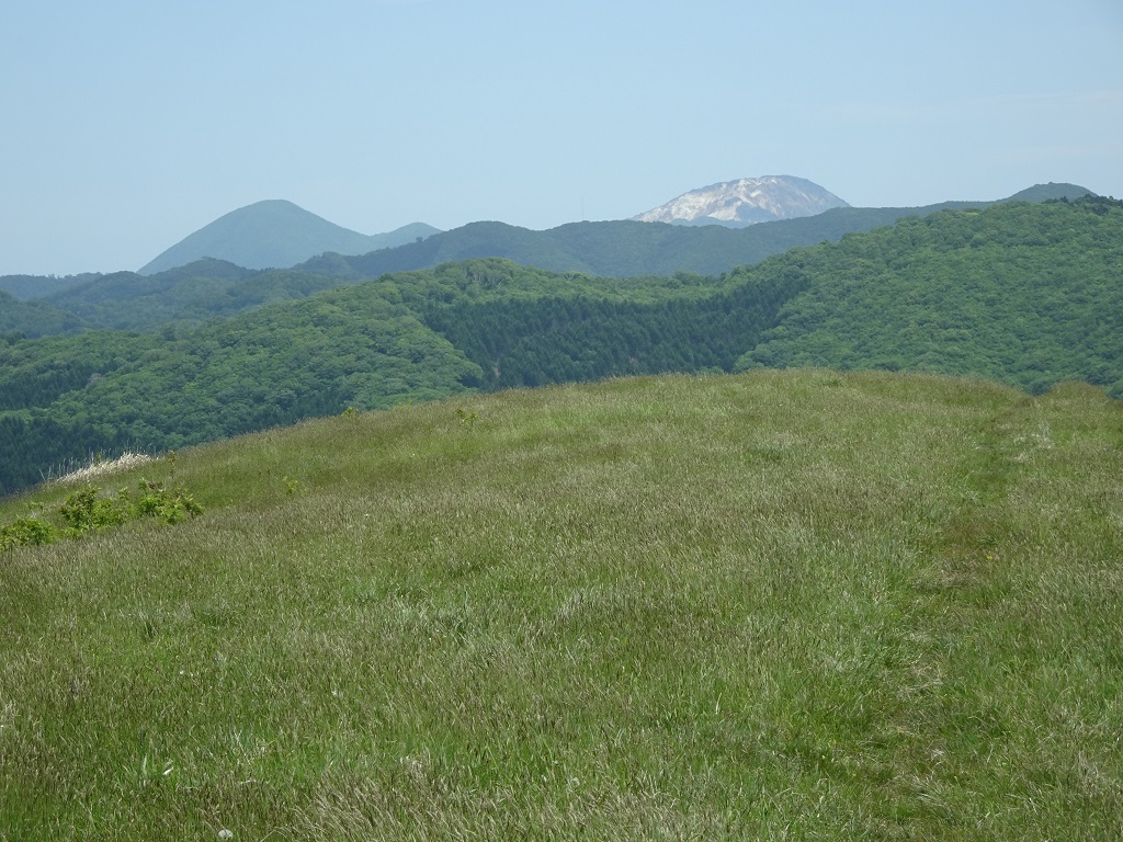 恵山と海向山