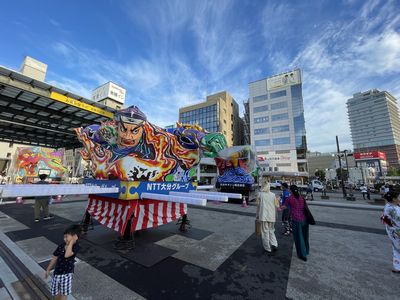 七夕祭りオープニングパレード （ブンブンと手を振るんだよ）