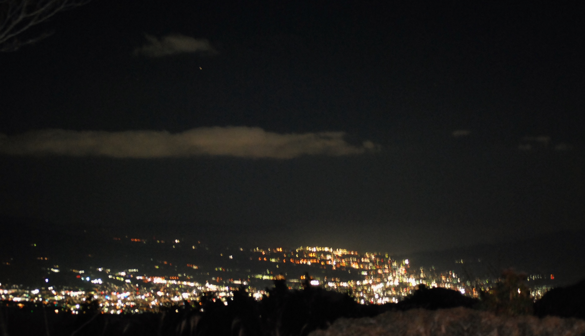 富士山と駿河湾と夜景が望める★だるま山高原キャンプ場