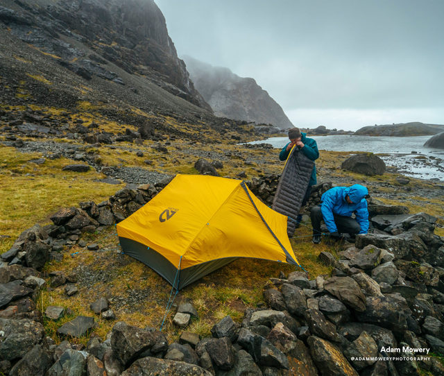 Tバーポール構造でわずか621gの2人用超軽量テント＜NEMO（ニーモ） Rocket2P ultralight tent＞3