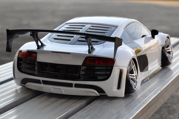 アウディR8 LMS