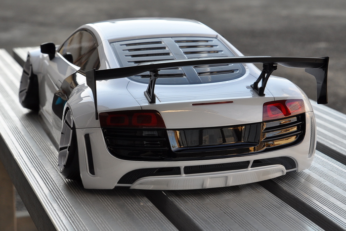 アウディR8 LMS