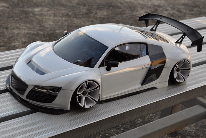 アウディR8 LMS