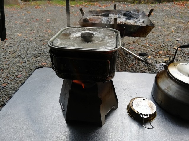 紅葉の名残りを惜しむソロキャンプ〜黒木民宿キャンプ場（長崎県大村市）〜