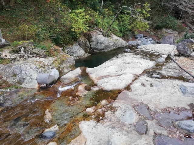 紅葉の名残りを惜しむソロキャンプ〜黒木民宿キャンプ場（長崎県大村市）〜