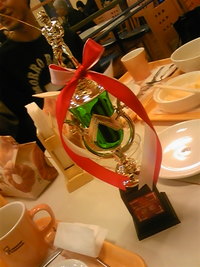 ”漢大会”優勝トロフィー 2009/12/11 21:55:54