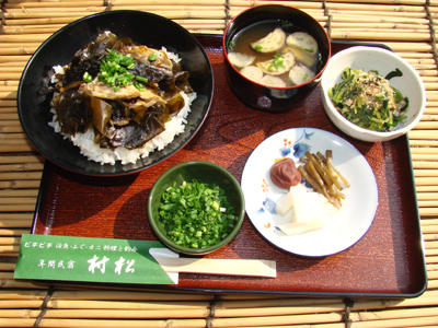 焼き鯖丼は、若狭釣宿 民宿村松 大ちゃん名物料理