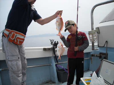 夏本場ファミリ釣　若狭釣宿　村松