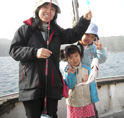 五目釣の鯉のぼり　若狭釣宿村松