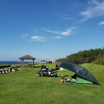 夏のキャンプ地は海か山か！