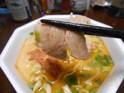 日清 ラ王プレミアム　海老濃厚白味噌豚骨