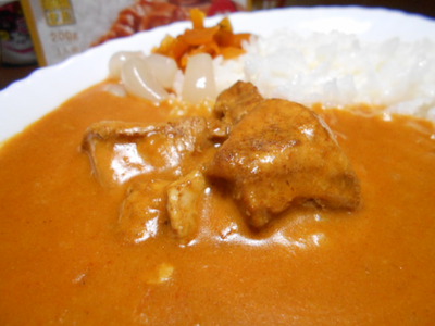 ２切れだけ…？　北海道 道産鶏のバターチキンカレー