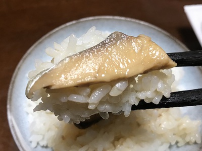 ネコは苦手やけど… 旨いニャ～！ (=^・^=)