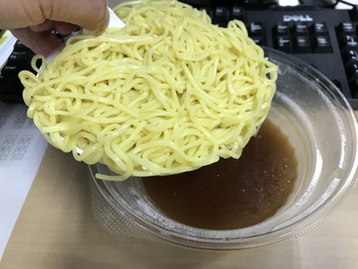 セブンイレブン・炊出し鶏ガラスープの冷し醤油ラーメン