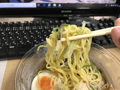 セブンイレブン・炊出し鶏ガラスープの冷し醤油ラーメン