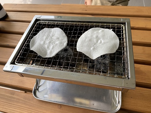 キャンプでお煎餅？
