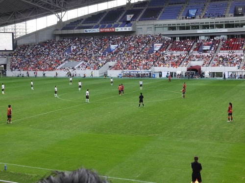 家族４人でノエビアスタジアム　INAC神戸を観戦