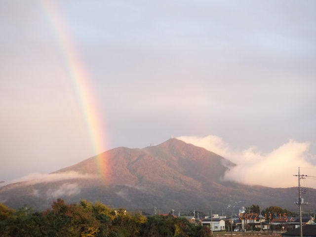 筑波山に虹かかる　