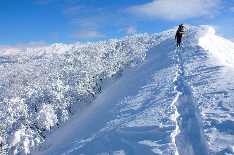 北陸・取立山より白山の絶景を楽しむ