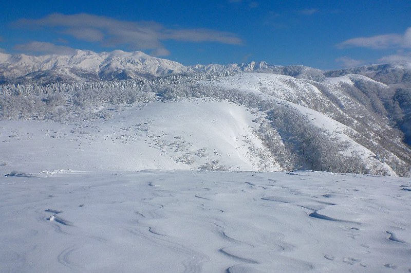 北陸・取立山より白山の絶景を楽しむ