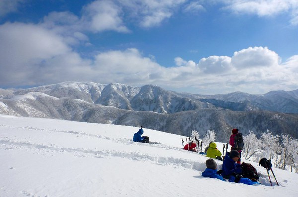 北陸・取立山より白山の絶景を楽しむ