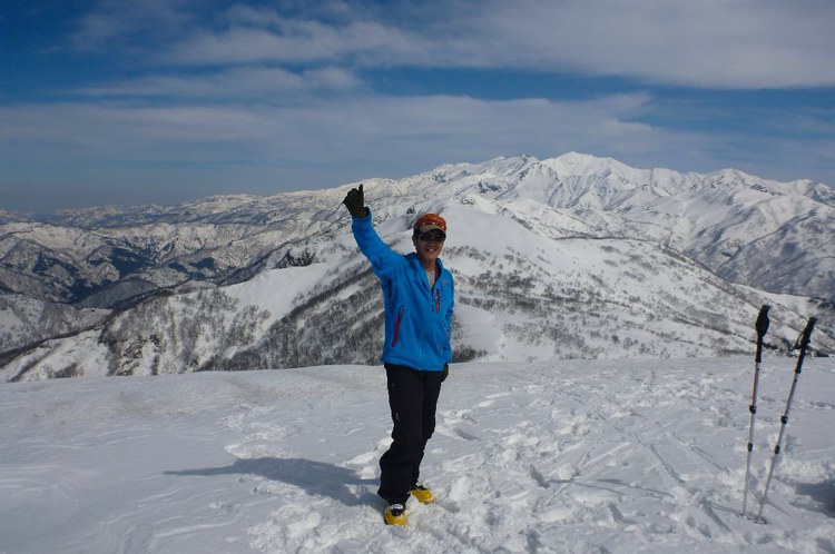 野伏ヶ岳から薙刀山へ周回山スキー　富山長期出張中～