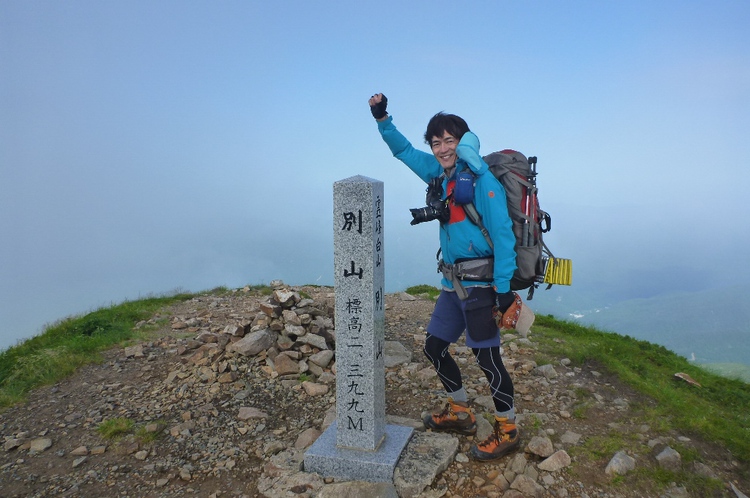 花溢れる白山から別山、そして三ノ峰へテン泊縦走
