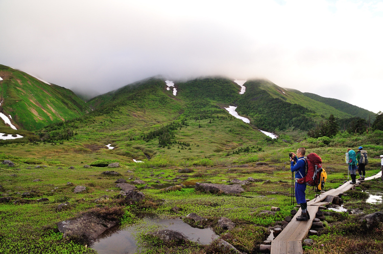 花溢れる白山から別山、そして三ノ峰へテン泊縦走